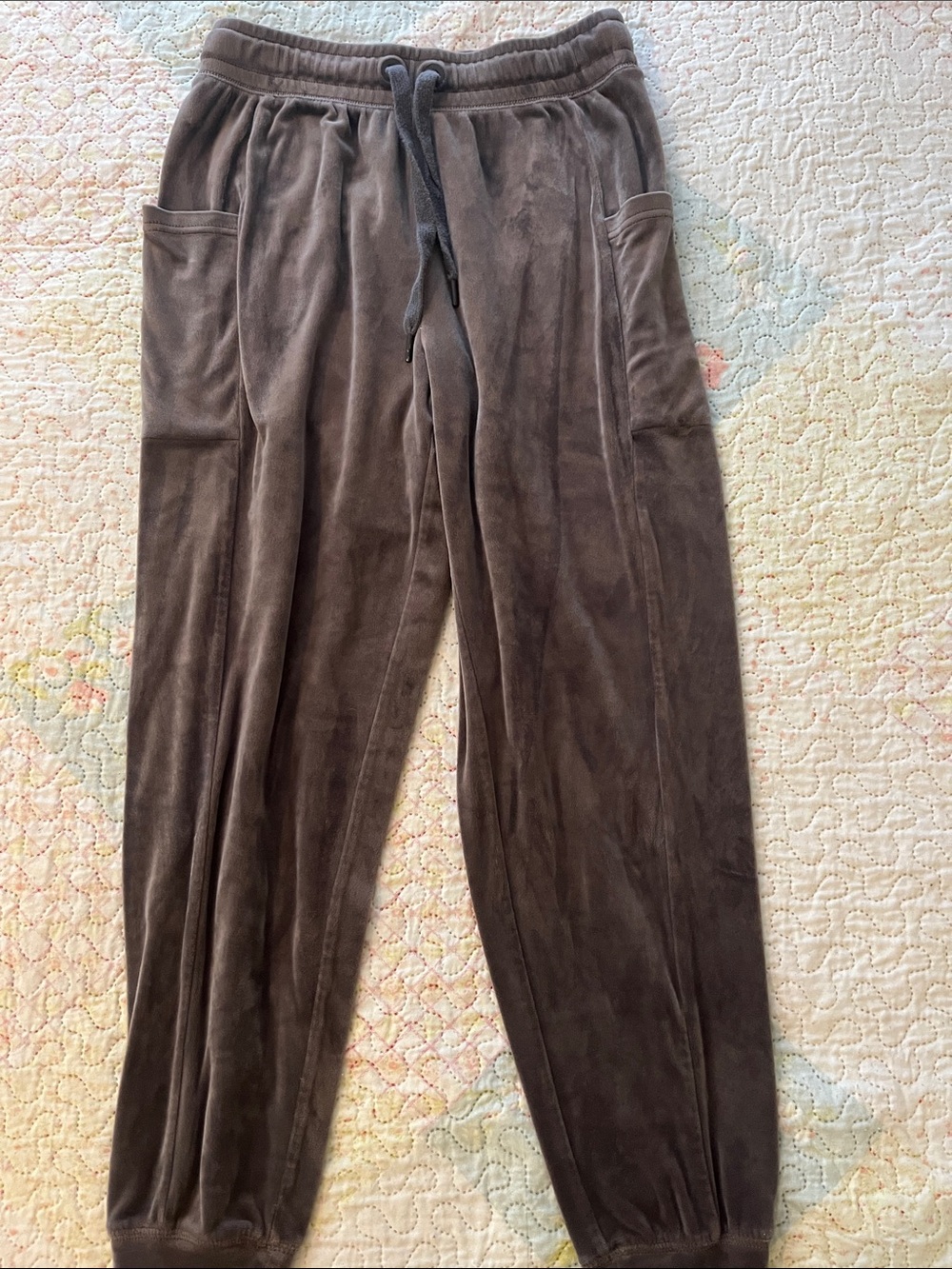 aerie Women’s Grey Velour Joggers with Drawstring Waist